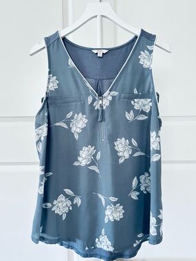 Women’s Candie’s Sleeveless Gray & White Floral Blouse Size XL
